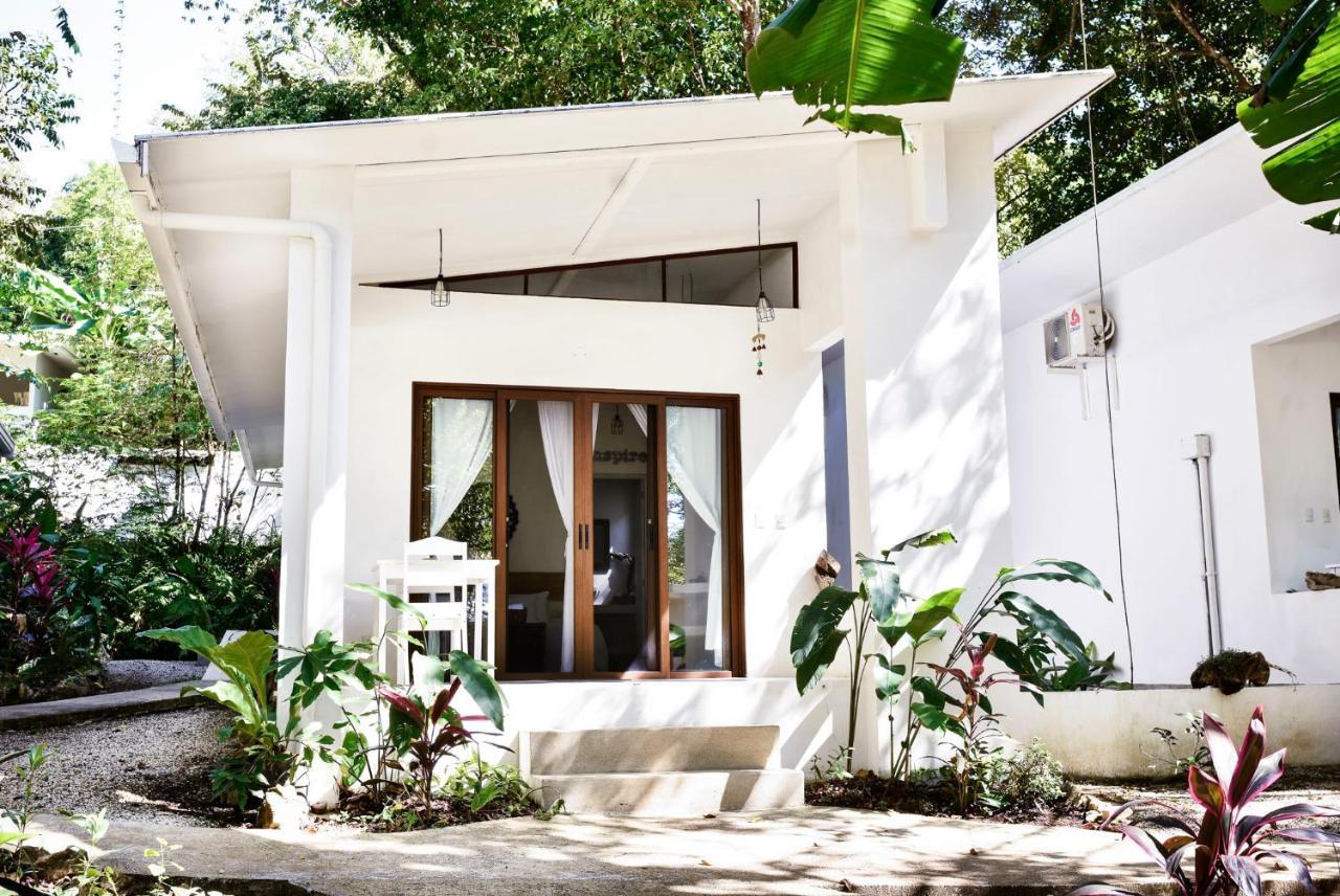 Driftwood Glamping & Boutique Hotel Playa Guiones エクステリア 写真